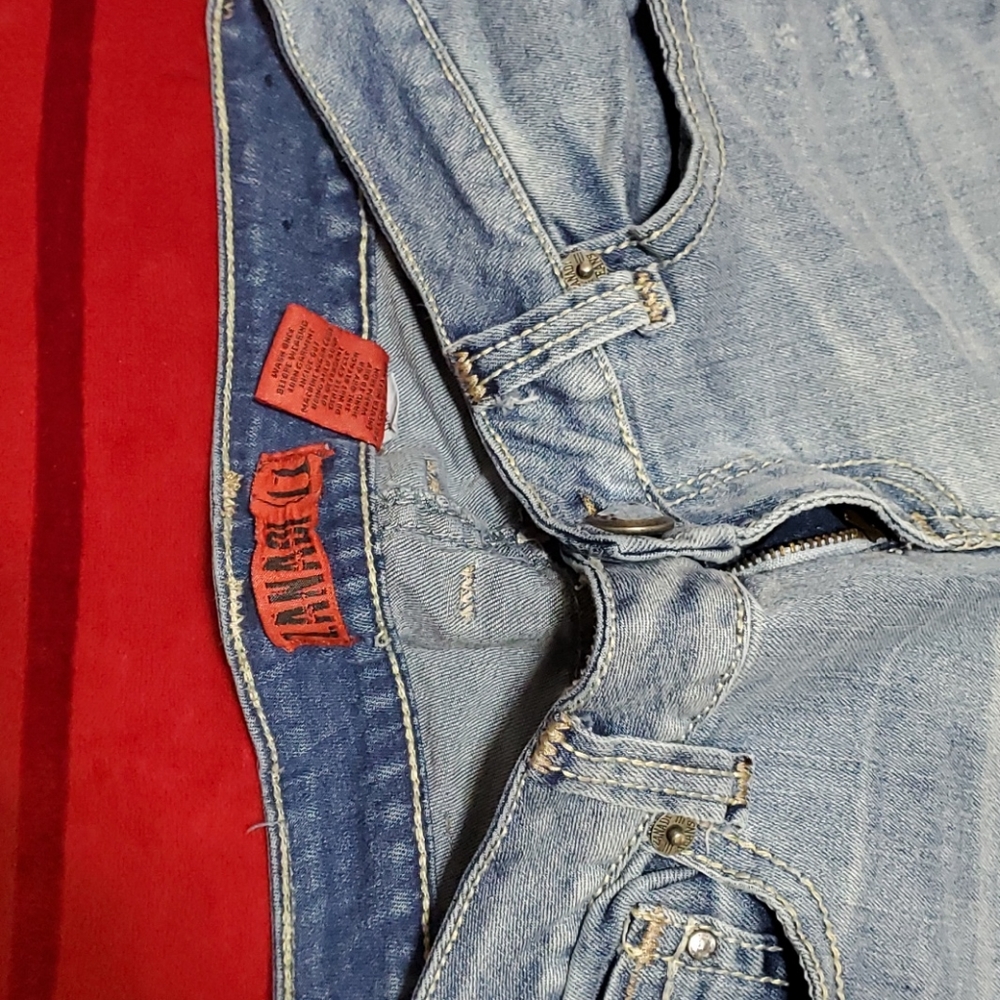 Jeans - Picture 2 of 3
